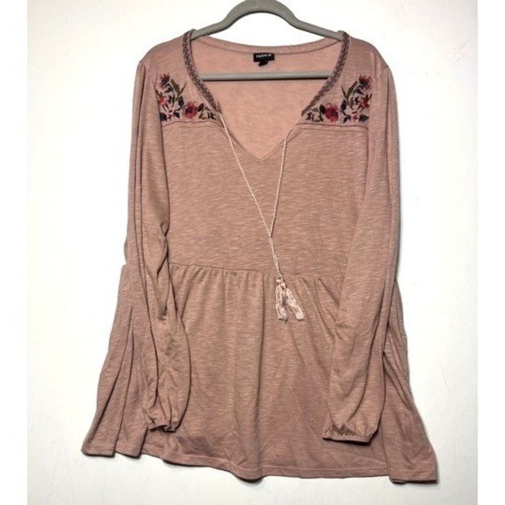 Torrid Womens Pink Floral Embroidered Babydoll Tassel Top Size 3 Plus Boho Slub